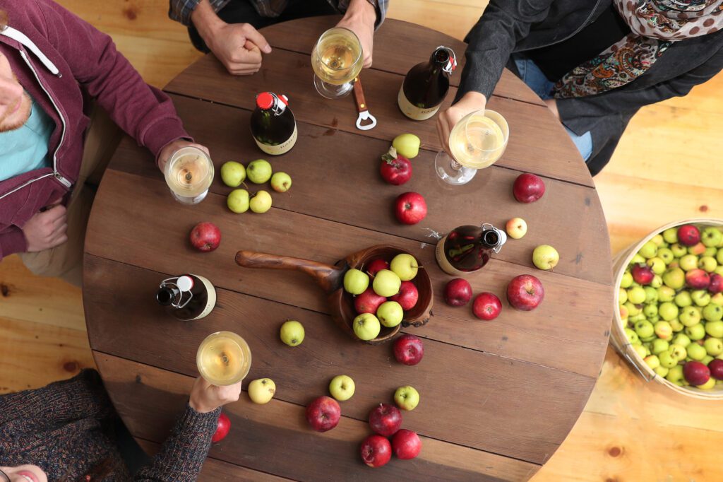 Banjo-Cider-Uxbridge-Aerial-View-of-People-Gathering-at-Table