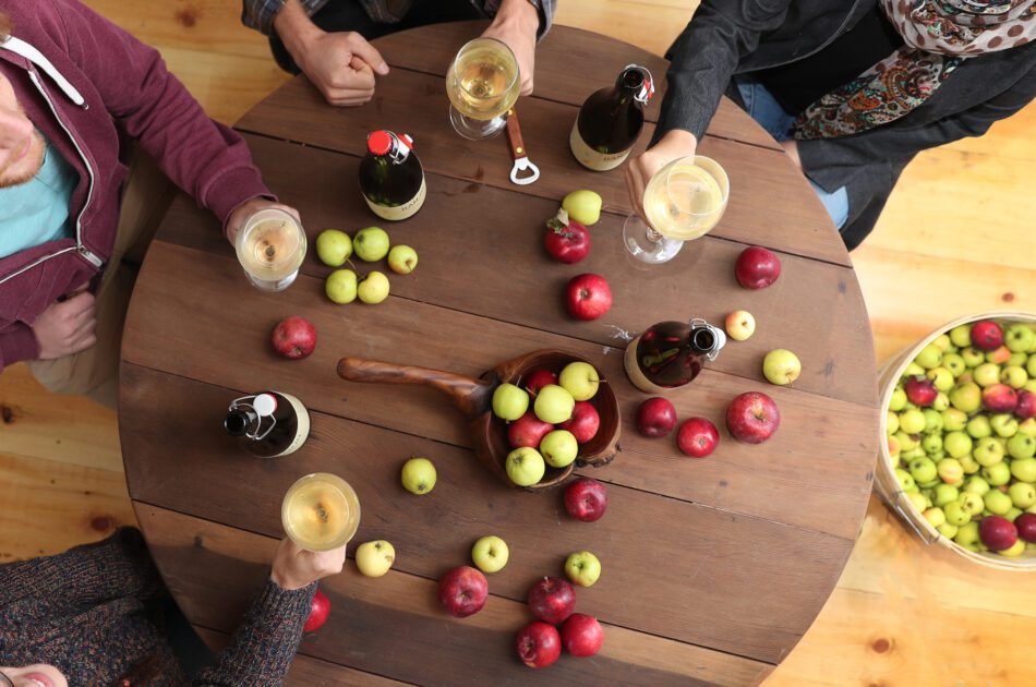 Banjo-Cider-Uxbridge-Aerial-View-of-People-Gathering-at-Table