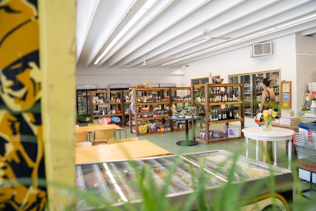 wide shot of Fawn Over Market