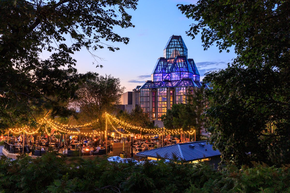 Patio at night at Major's Hill Park
