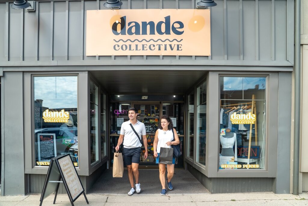 dande collective exterior
